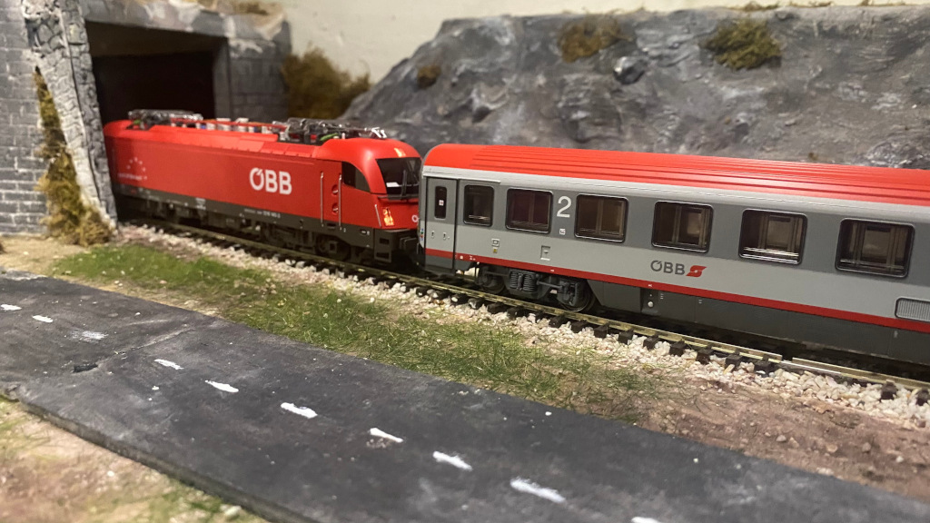 eurocity obb h0 plastico ferroviario