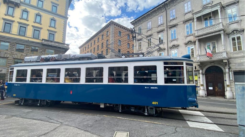 tram di Opicina in piazza Dalmazia Trieste
